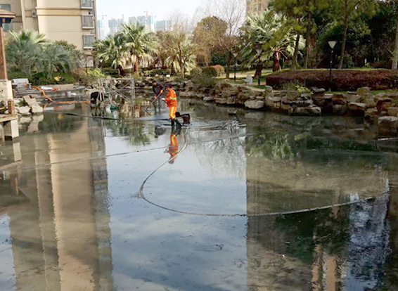 旺苍景观池淤泥清理