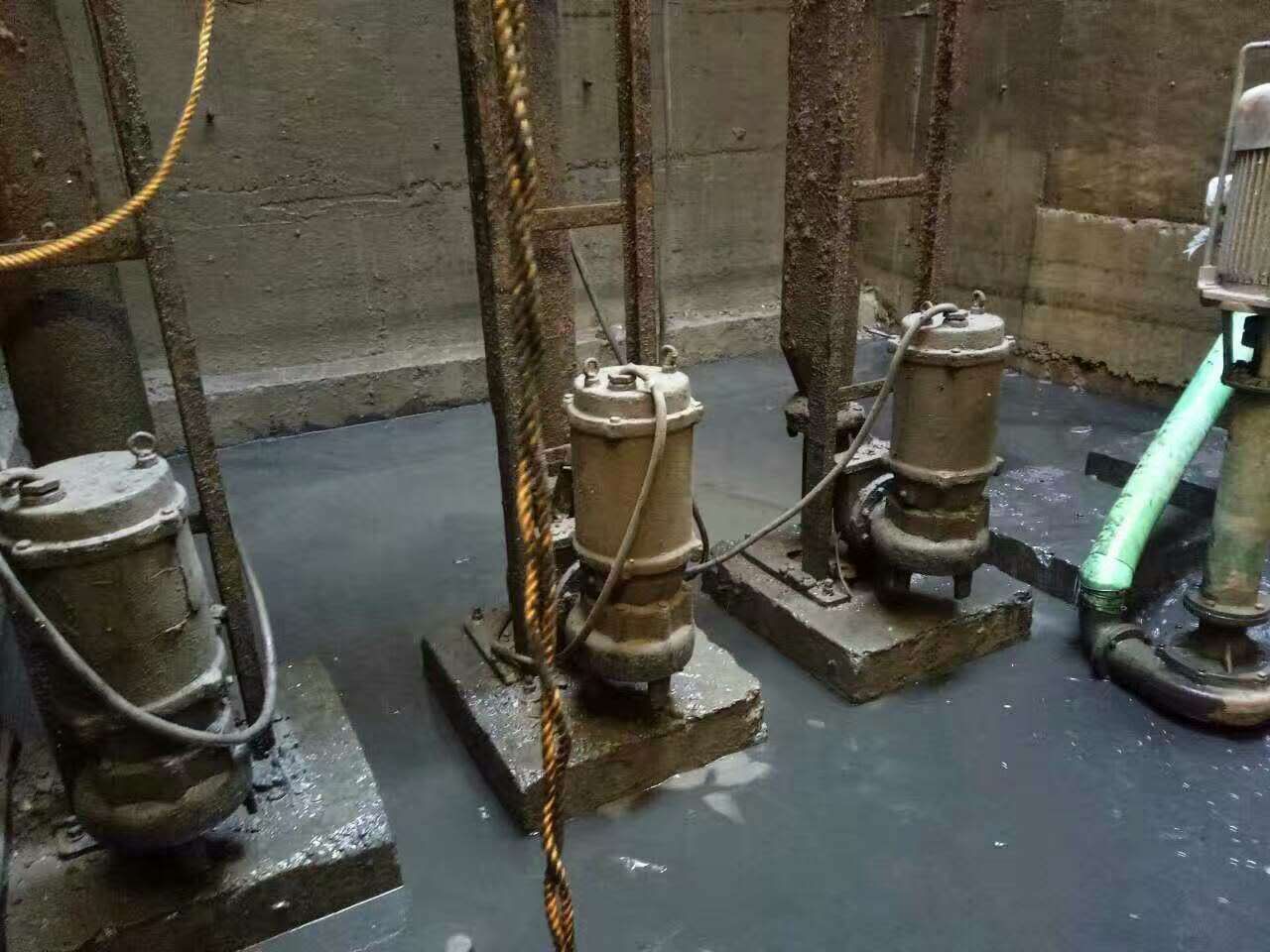 旺苍污水池清理