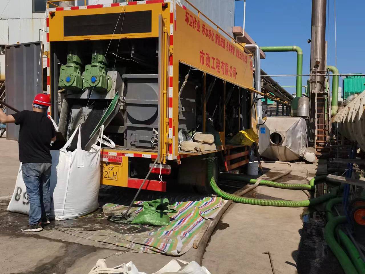 旺苍淤泥压干处理